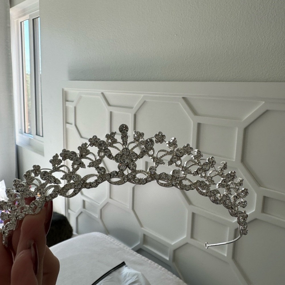 Silver crown - Picture 2 of 5